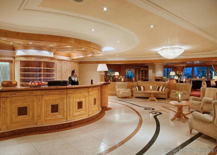 Alpenpalace Luxury Hideaway & Spa Retreat
