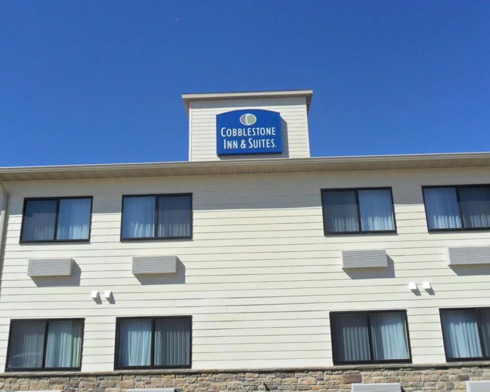 Cobblestone Inn & Suites – Fort Dodge