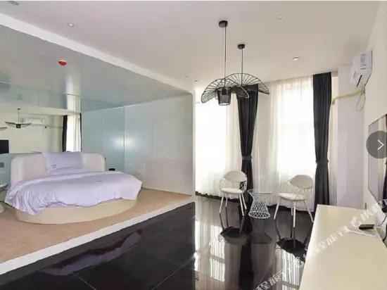 Saina Hotel