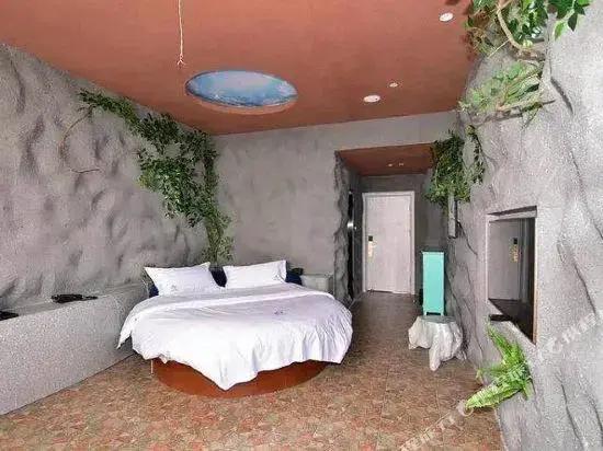 Saina Hotel