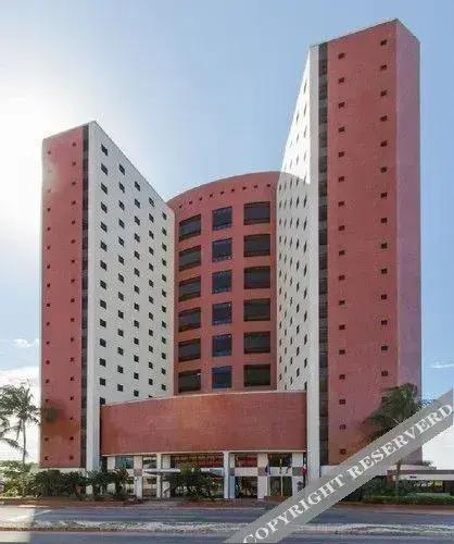 Iate Plaza Hotel