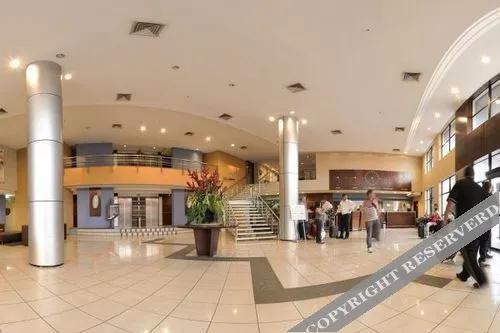 Iate Plaza Hotel