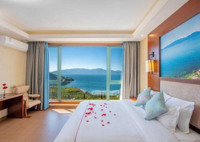 Fuxianhu Rongxi Yuehu Sea-view Holiday Hotel