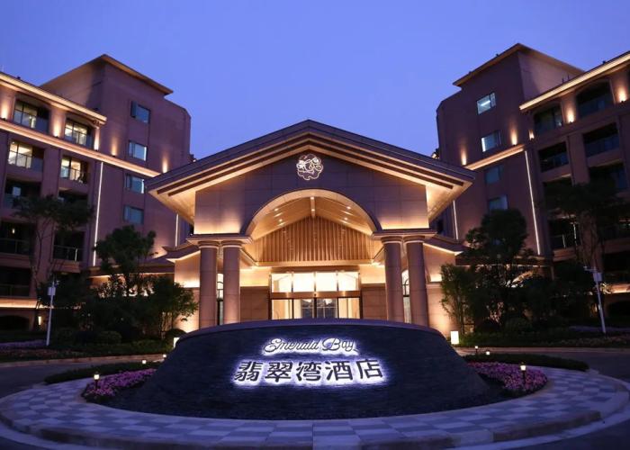 Emerald Bay Hotel