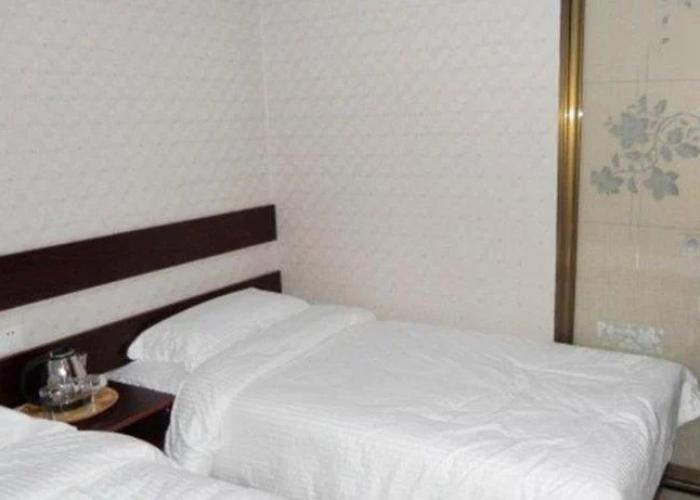 Traveller Fashion Hotel