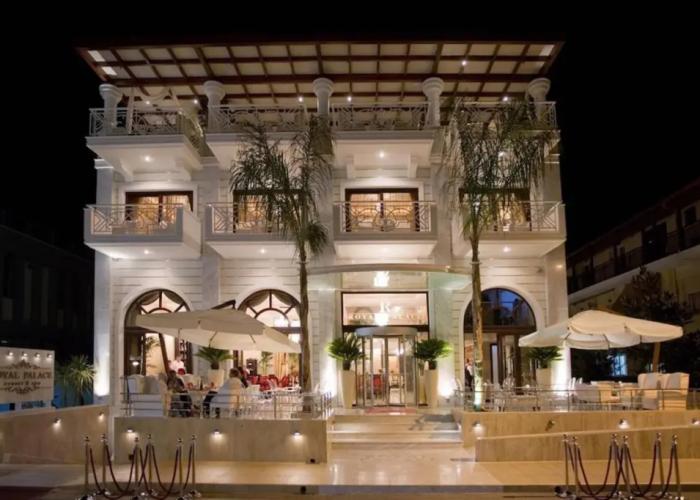 Royal Palace Resort & Spa