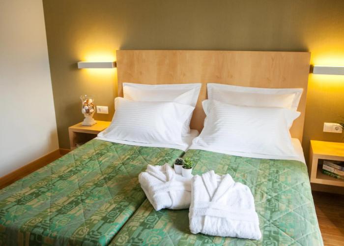 Kronos Hotel