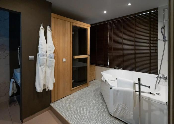 Cronwell Platamon Resort