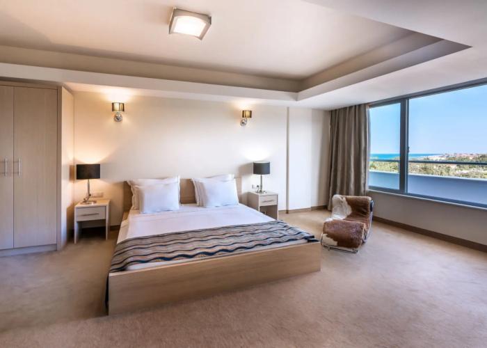 Cronwell Platamon Resort