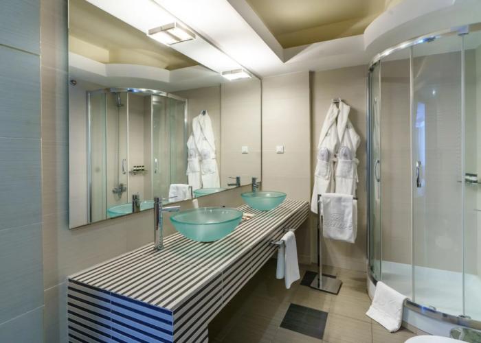 Cronwell Platamon Resort