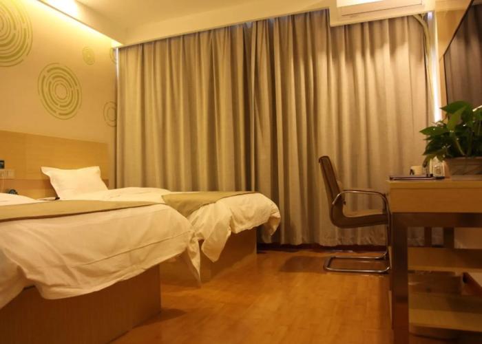 GreenTree Inn Zaozhuang High-speed Train Station Express Hotel