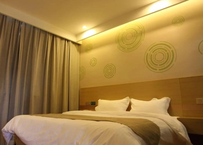 GreenTree Inn Zaozhuang High-speed Train Station Express Hotel