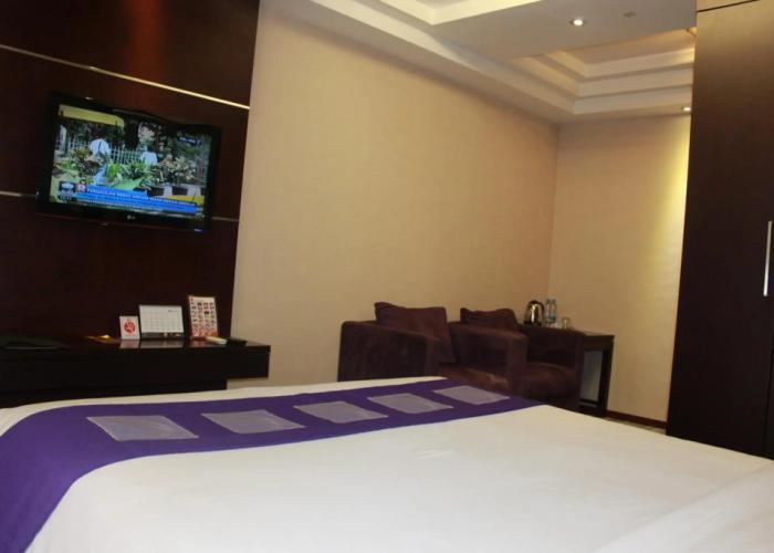 Metro Hotel