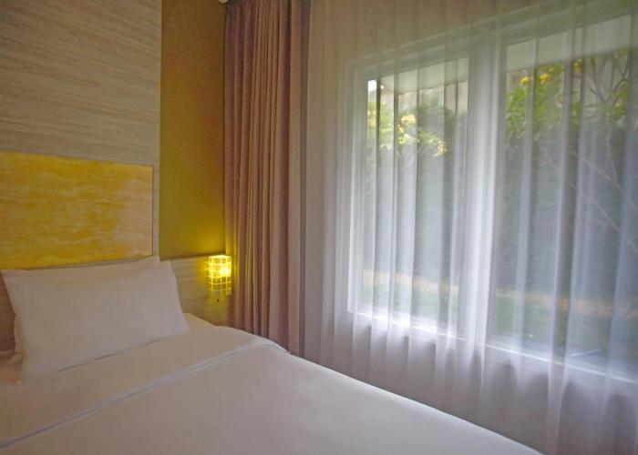 Front One Akshaya Hotel Karawang