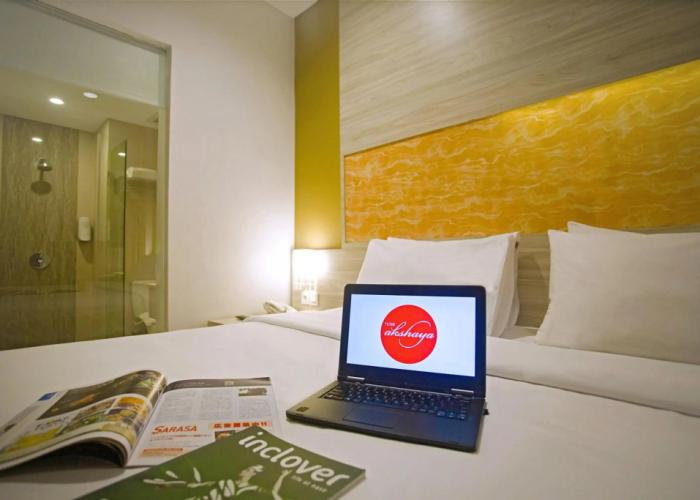 Front One Akshaya Hotel Karawang