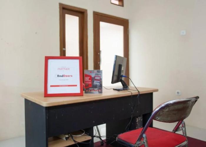 RedDoorz Syariah near UNTAG Banyuwangi