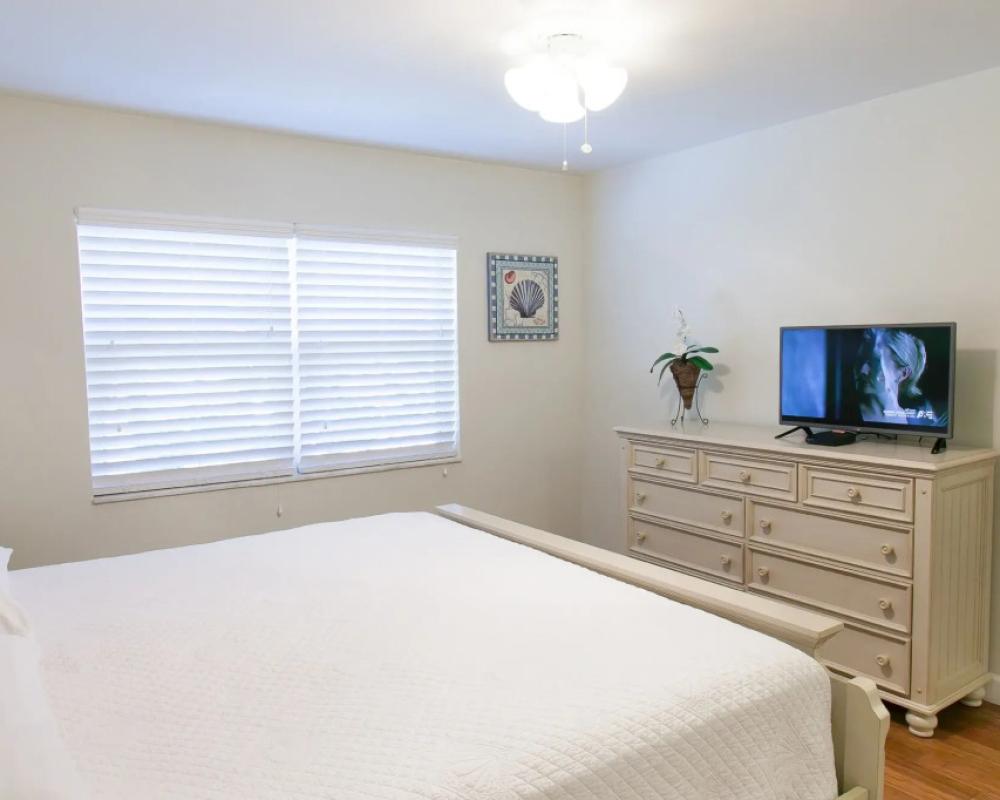 фото Dolphin Cove - Adults Only