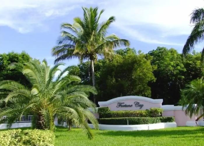 The Blue Inn Villa, 3 Bedroom Vacation Home