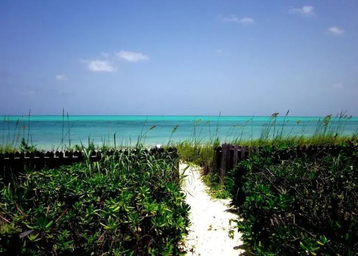 The Blue Inn Villa, 3 Bedroom Vacation Home