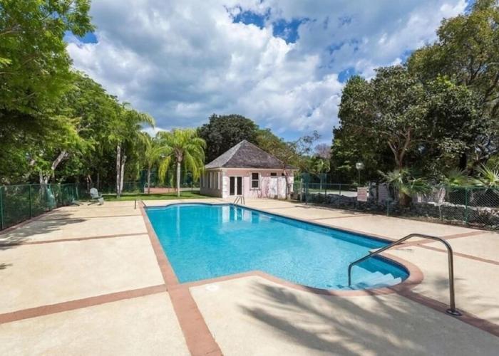 The Blue Inn Villa, 3 Bedroom Vacation Home