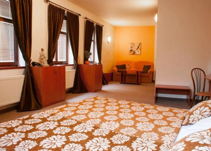 Hotel pod hradom