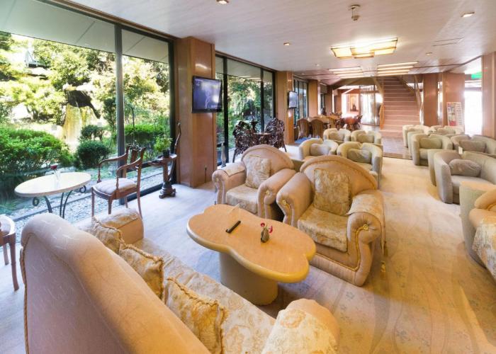Yuraku Hotel