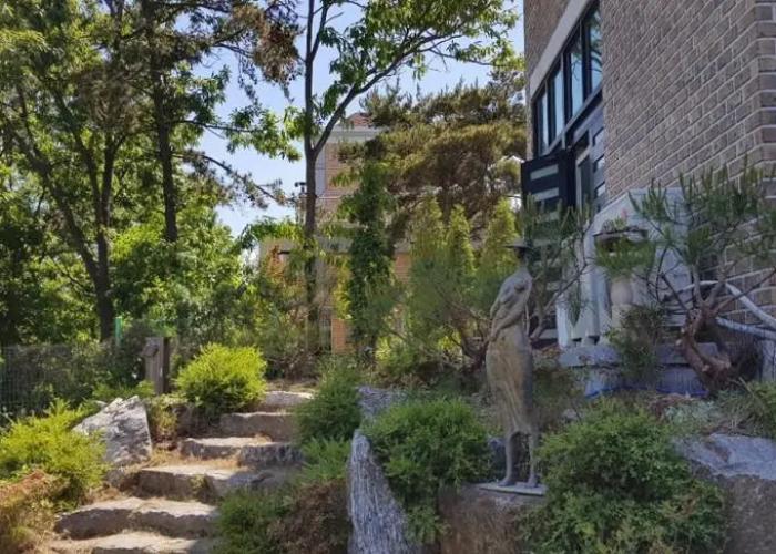 Sun and moon pension