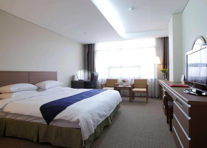 Ramada by Wyndham Dongtan Hotel