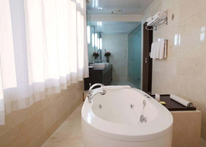 Ramada by Wyndham Dongtan Hotel