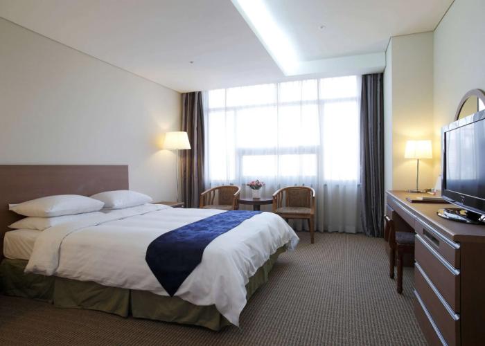 Ramada by Wyndham Dongtan Hotel