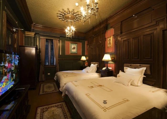The Old England Manor