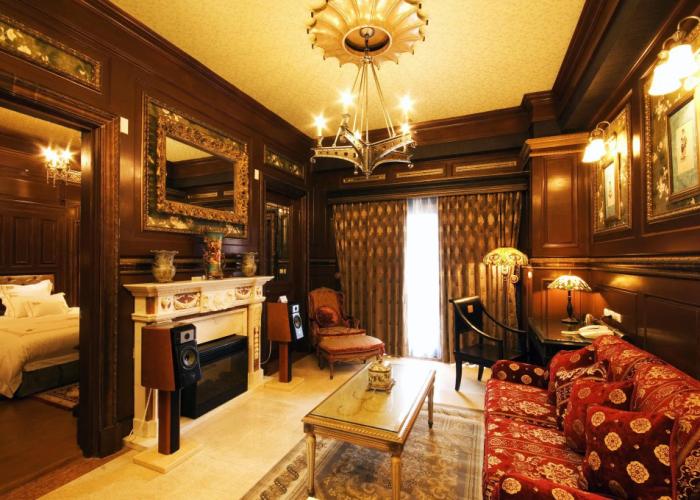The Old England Manor