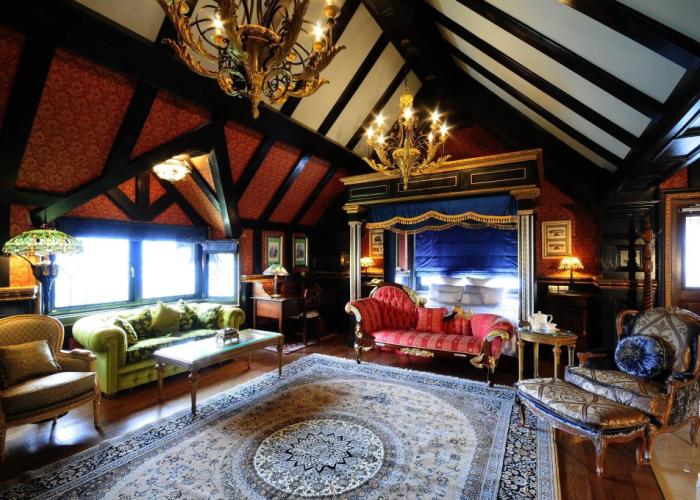 The Old England Manor
