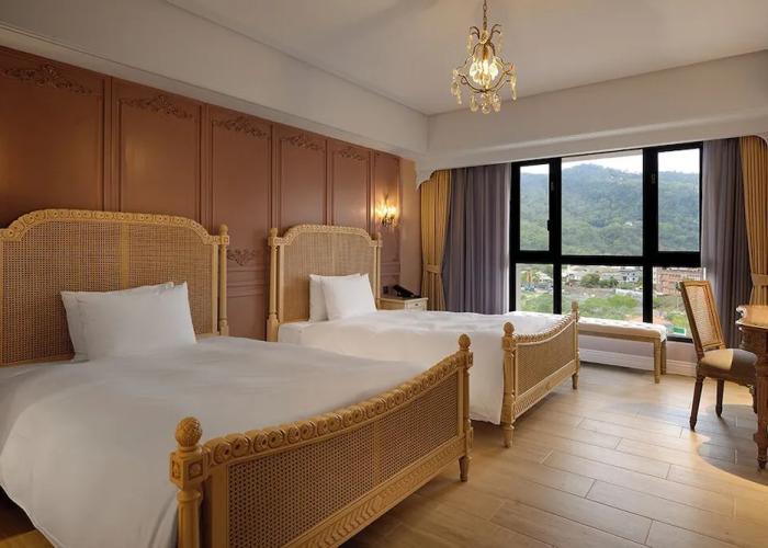 Grasse Grace Manor