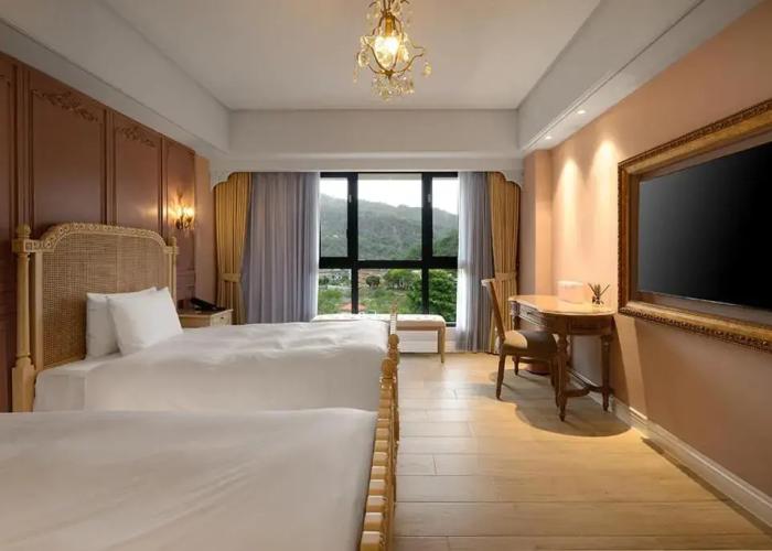 Grasse Grace Manor