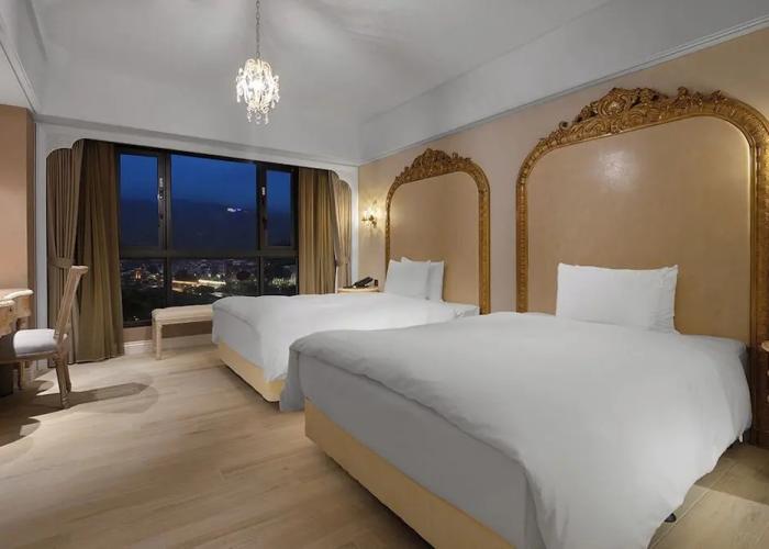 Grasse Grace Manor