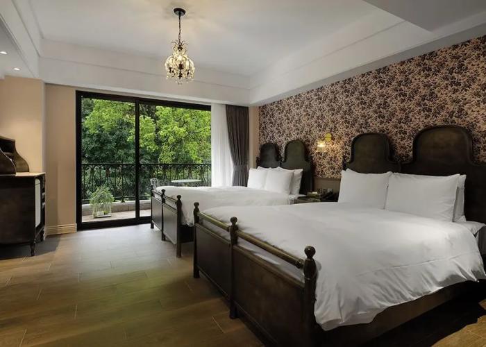 Grasse Grace Manor