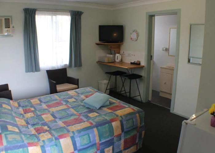 Lake Forbes Motel