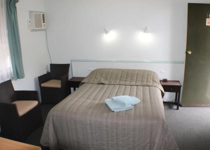 Lake Forbes Motel