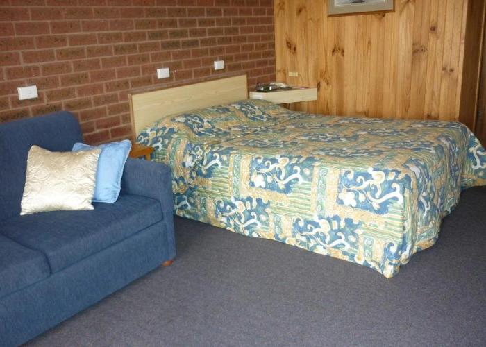 Country Mile Motor Inn