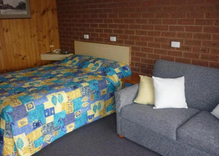 Country Mile Motor Inn