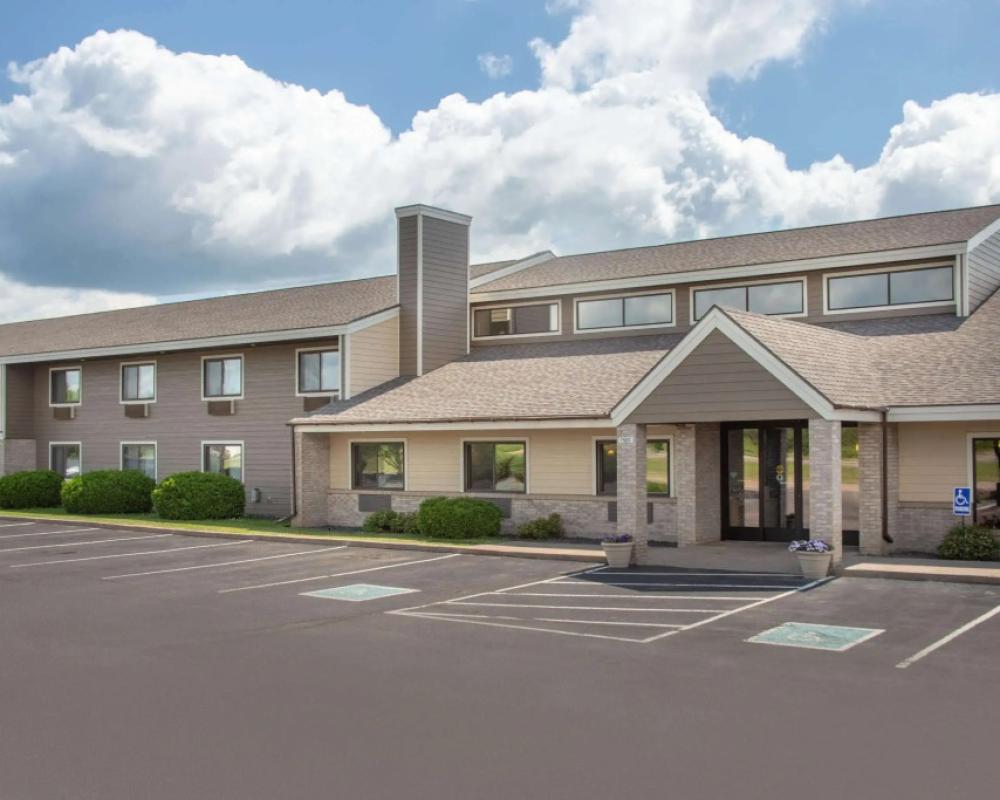 AmericInn by Wyndham Hayward