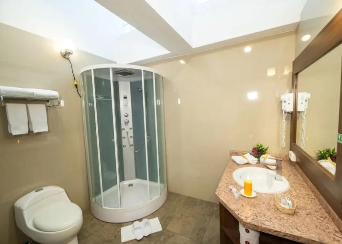 Quindeloma Art Hotel And Gallery