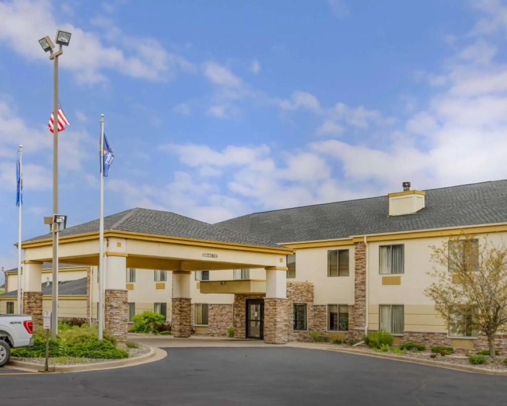 Comfort Inn & Suites Black River Falls I-94