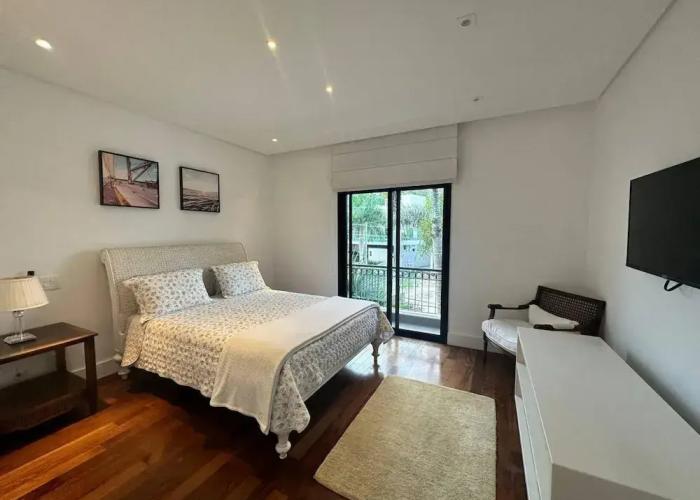Mans o 6 Suites Riviera