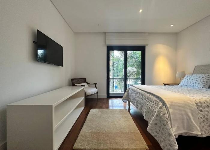 Mans o 6 Suites Riviera