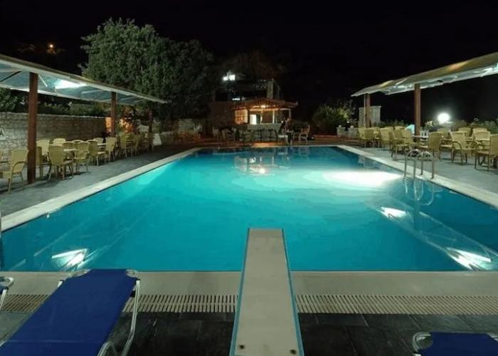 Hotel Lalloudes