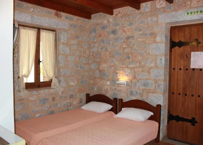 Lalloudes Seaside Accommodation