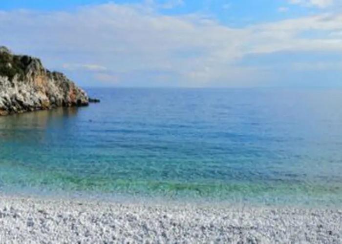 Lalloudes Seaside Accommodation