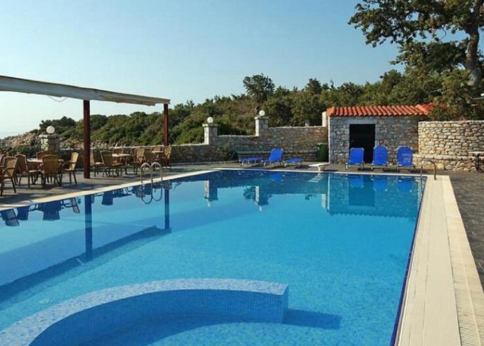 Lalloudes Seaside Accommodation